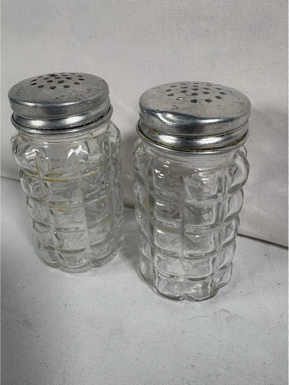 Vtg Anchor Hocking Shakers W/tin Tops